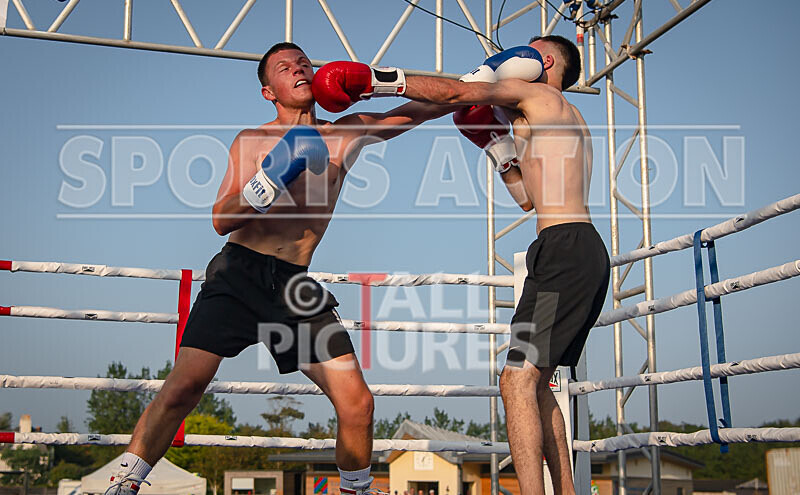BOUT 10 - Myles -Dangerous- Duquemin v Jordan -the Rookie- Redwood-17 - BOUT 10 - Myles 'Dangerous' Duquemin v Jordan 'the Rookie' Redwood