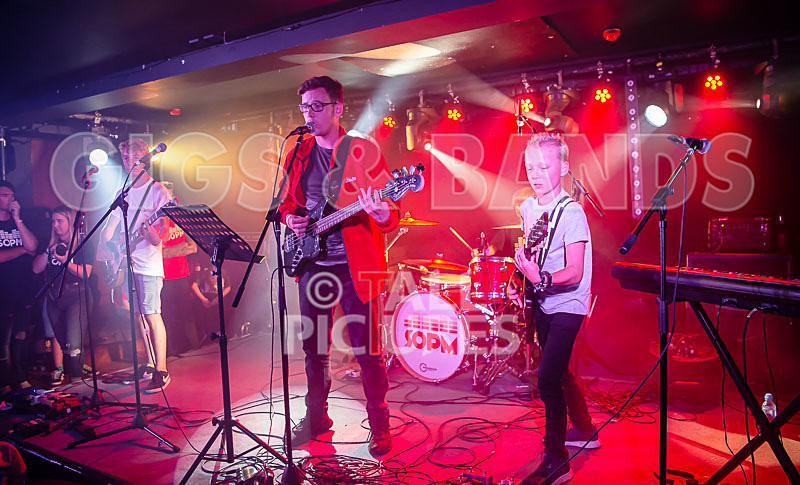 Motionless-22 - MOTIONLESS