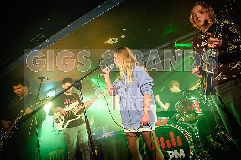 Motionless-11 - MOTIONLESS