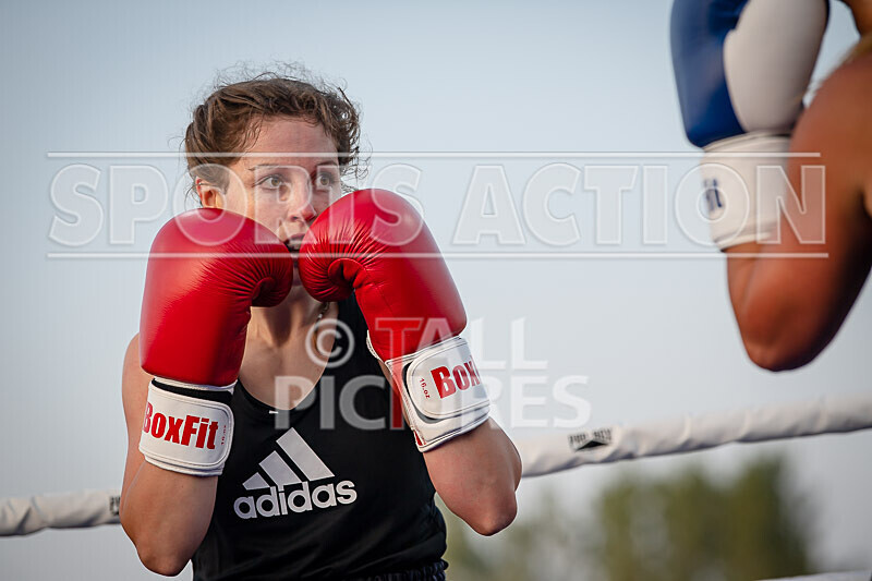 BOUT 13 - Jo -the Hammer- Wheatley v Fran -the Force- Field-42 - BOUT 13 - Jo 'the Hammer' Wheatley v Fran 'the Force' Field