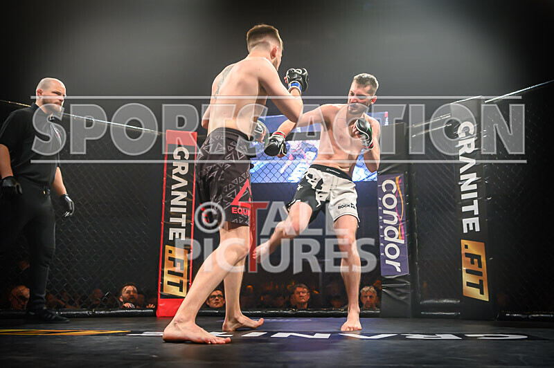 BOUT- 11 - James Jeune v Matt Iwon-34 - BOUT 11 - James Jeune v Matt Iwon