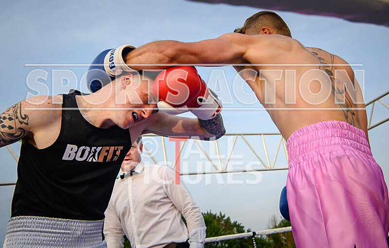 BOUT 11 - Raging Bull Jay Rive v Reece the Bomber Blondel-41 - BOUT 11 - 'Raging Bull' Jay Rive v Reece 'the Bomber' Blondel