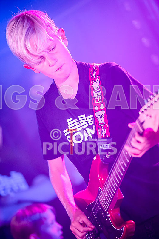 The Goo Fighters-19 - THE GOO FIGHTERS