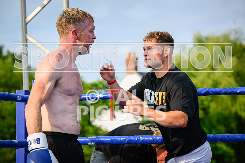 BOUT 8 - Mark Butterwork v Marvelous Modris Kononovs-38 - BOUT 8 - Mark Butterwork v 'Marvelous' Modris Kononovs