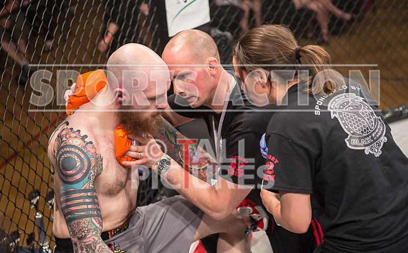 Josh Ozanne v Andrew Reid-43 - BOUT 15