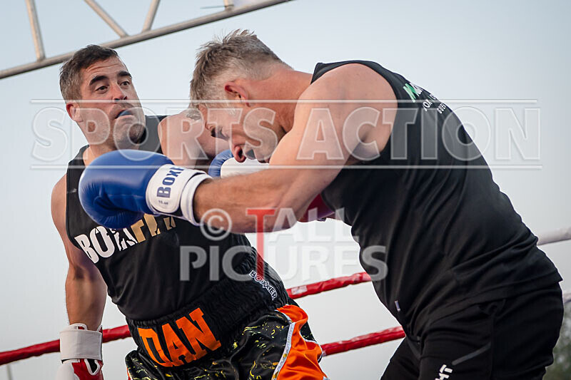 BOUT 16 - Dan -Loaded Gun- Le Sauvage v Gary -Night Night- Naftel-16 - BOUT 16 - Dan 'Loaded Gun' Le Sauvage v Gary 'Night Night' Naftel