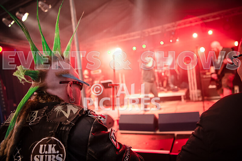 Chaos 16_The Scene-16 - CHAOS 16_THE SCENE