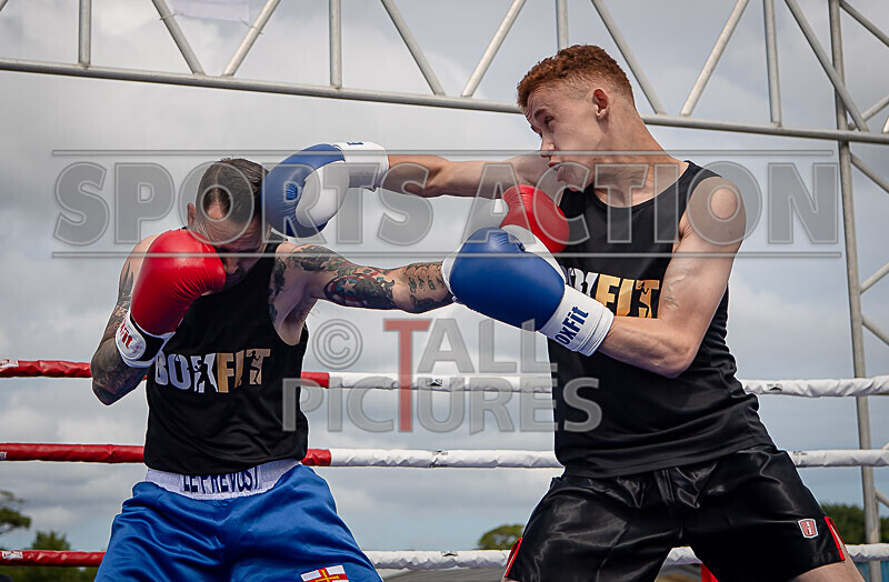 BOUT 3- Martin the not so Raging Bull Le Prevost v Ben Hizzy Hislop-16 - BOUT 3- Martin 'the not so Raging Bull' Le Prevost v Ben 'Hizzy' Hislop