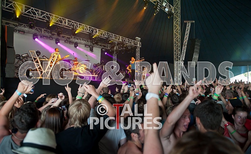 Guernsey Festival Scene-47 - THE GUERNSEY FESTIVAL ATMOSPHERE AND SCENE