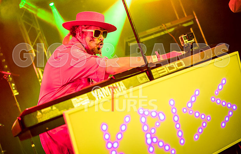 Fade2Grey-348 - FADE2GREY