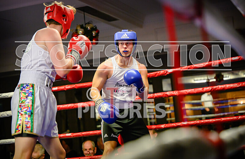 BOUT- 5_Ethan Le Moignan v Adrian Salmonowicz-14 - BOUT 5_Ethan Le Moignan v Adrian Salmonowicz