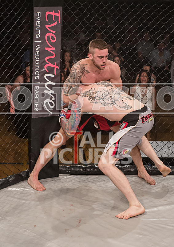 Josh Ozanne v Andrew Reid-40 - BOUT 15
