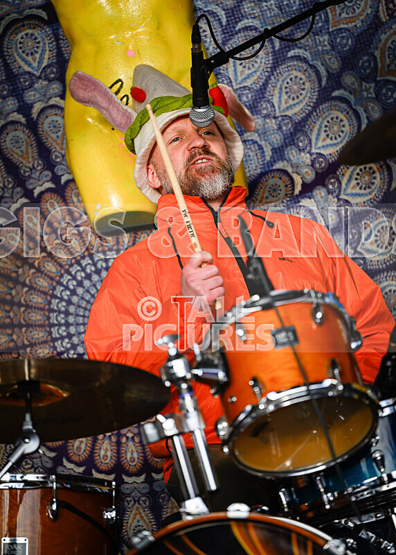 The Bensons-63 - THE BENSONS