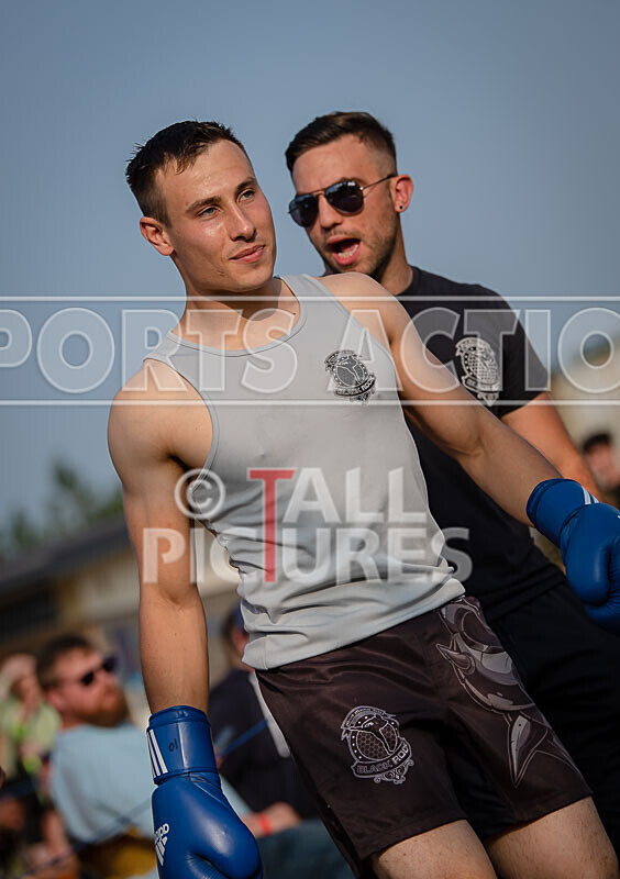 BOUT 9 - Jan -the Destroyer- Dame v Tom Schmiedhuber-2 - BOUT 9 - Jan 'the Destroyer' Dame v Tom Schmiedhuber