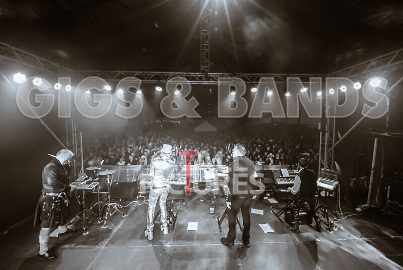 Fade2Grey-434 - FADE2GREY