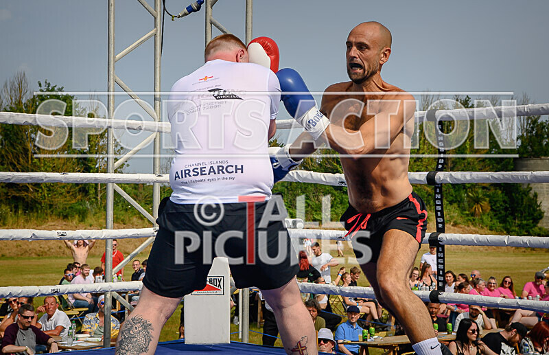 BOUT 3 - Dangerous Dan Cavanagh v Tim Scrappy Doo Rogers-34 - BOUT 3 - 'Dangerous' Dan Cavanagh v Tim 'Scrappy Doo' Rogers
