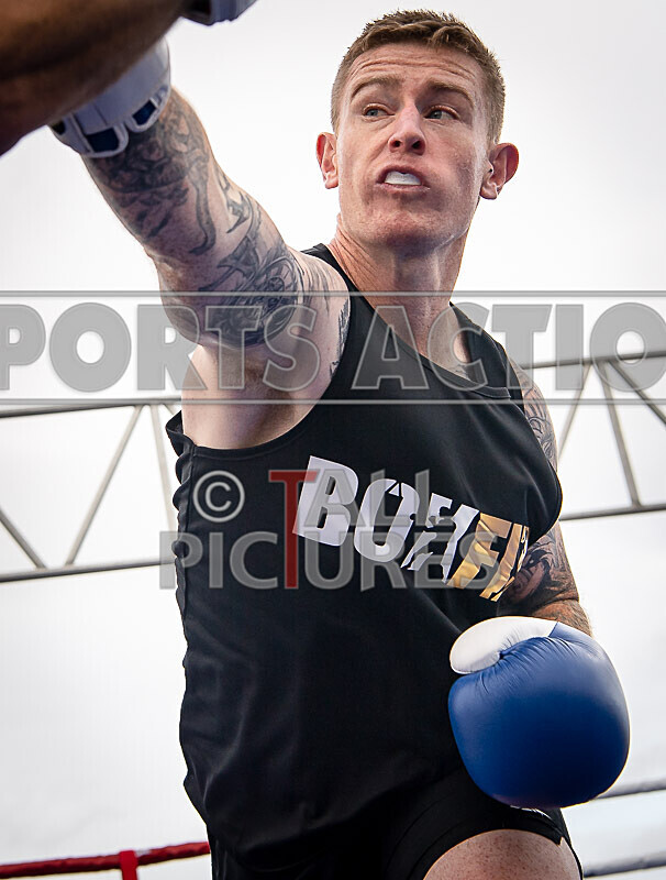 BOUT 11- Roland the Doc Archer v Chris the Trigger ONeil-18 - BOUT 11- Roland 'the Doc' Archer v Chris 'the Trigger' O'Neil