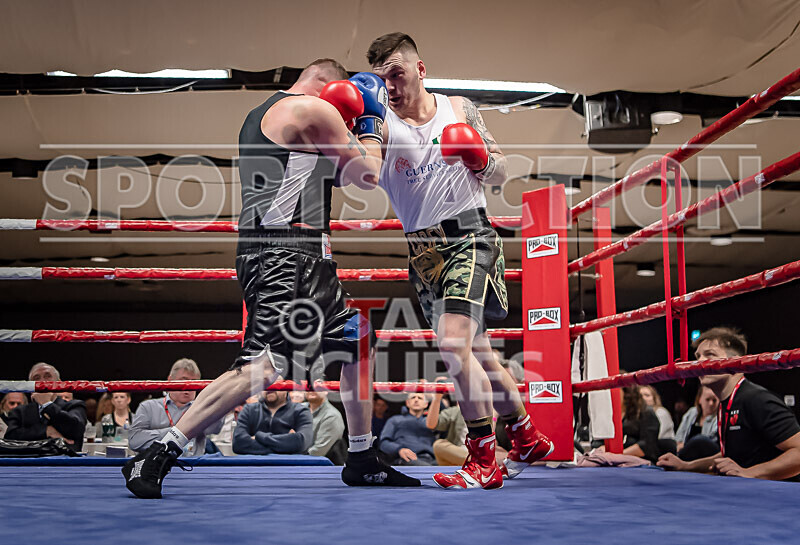 BOUT 10 - Casey De La Mare v Jamie Way-19 - BOUT 10 - Casey De La Mare v Jamie Way
