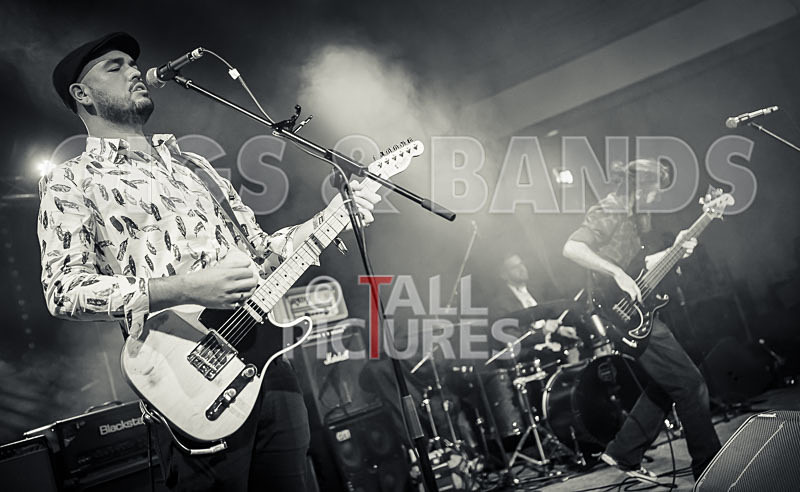 The Robert J Hunter Band-310 - THE ROBERT J HUNTER BAND