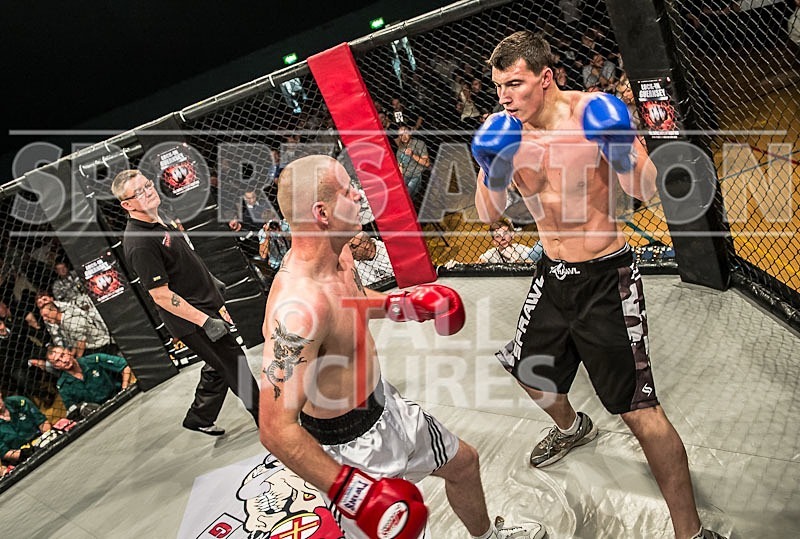 Cage Fighting_2012_Bout 4-32 - BOUT-4