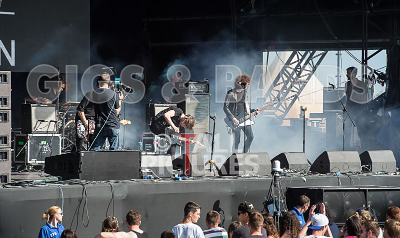 Catfish and the Bottlemen-10 - CATFISH AND THE BOTTLEMEN