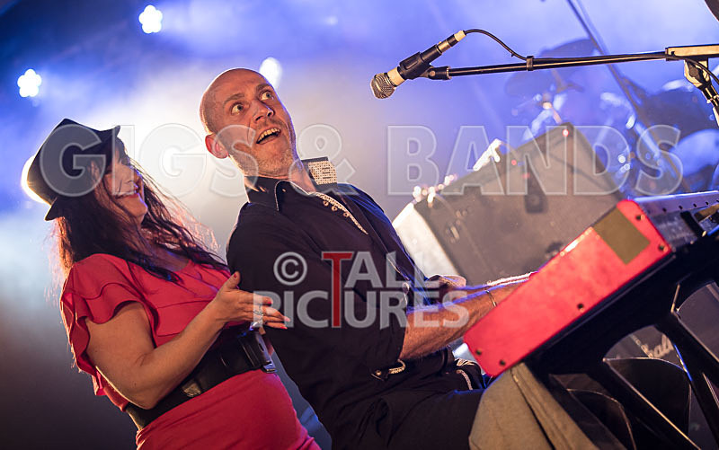 Johnny Cage and the Voodoo Groove-46 - JOHNNY CAGE AND THE VOODOO GROOVE