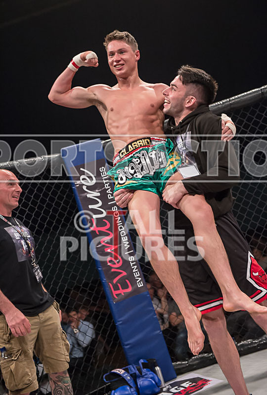 Jamie Wilson v Sades Waenlor-42 - BOUT 5