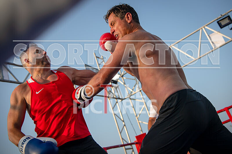 BOUT 11 - Rolo -9 and a Half Digits De Saumarez v Darren -the Executio - BOUT 11 - Rollo '9 and a Half Digits' De Saumarez v Darren 'the Executioner' Etasse