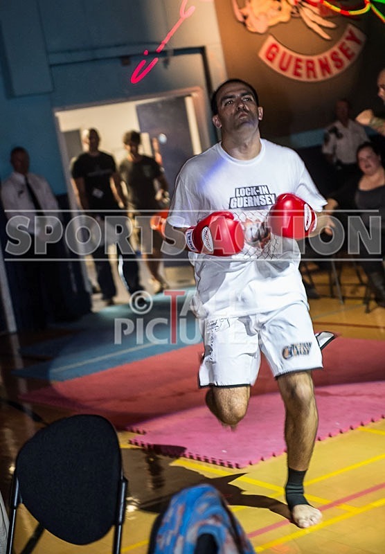 Cage Fighting_2012_Bout 8-2 - BOUT-8