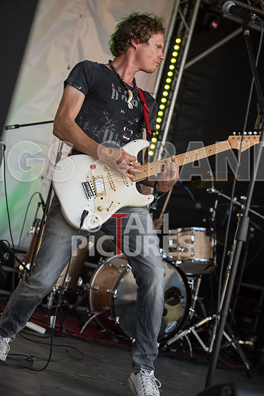 Benny the Moth-106 - BENNY THE MOTH