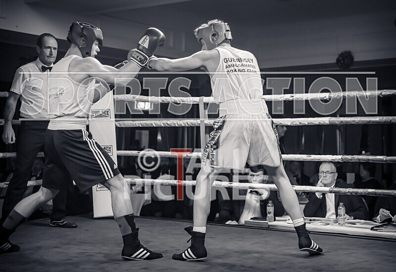 BOUT- 5_Ethan Le Moignan v Adrian Salmonowicz-26 - BOUT 5_Ethan Le Moignan v Adrian Salmonowicz