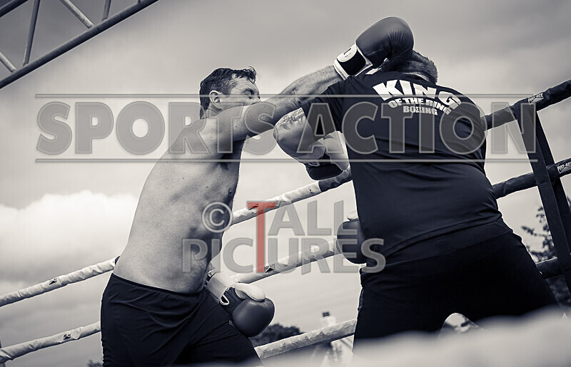 BOUT 4- Rollo 9 and a Half Digits v Tony Foxey Fox-36 - BOUT 4- Rollo '9 and a Half Digits' v Tony 'Foxey' Fox