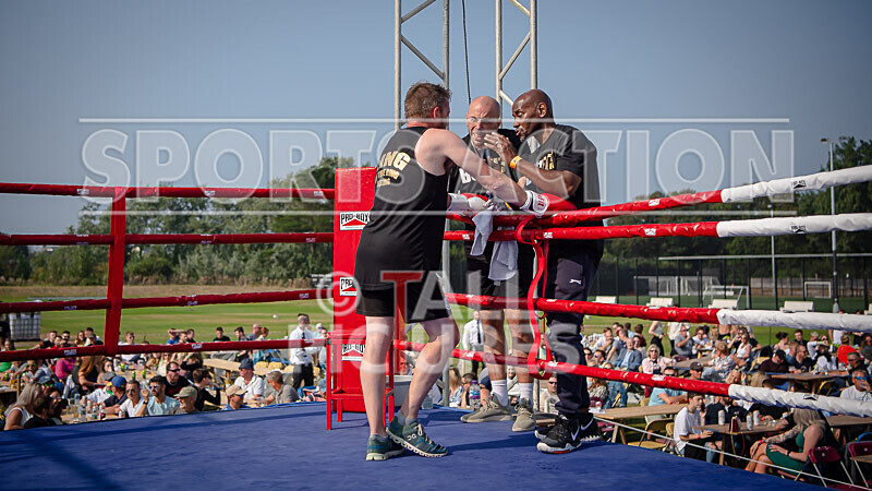 BOUT 2 - Steve -The Stoat- Ozanne v Alan -Dinosaur- Donaldson-29 - BOUT 2 - Steve 'The Stoat' Ozanne v Alan 'Dinosaur' Donaldson