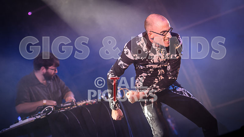 The Correspondents-65 - THE CORRESPONDENTS