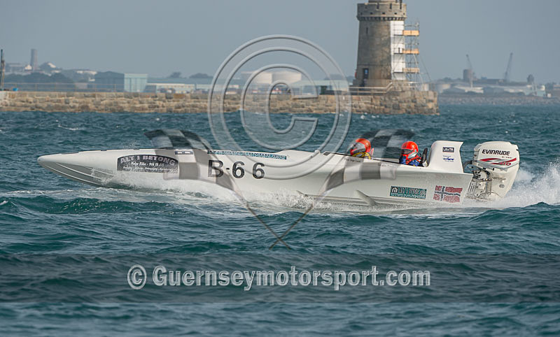 Worlds Powerboats_2014_Race-2-85 - UIM CLASS 3A & 3B WORLD OFFSHORE CHAMPIONSHIP_RACE-2