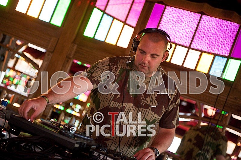 Oneofakind-1 - DJ ONEOFAKIND