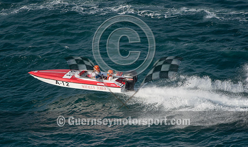 Worlds Powerboats_2014_Race-1-295 - UIM CLASS 3A & 3B WORLD OFFSHORE CHAMPIONSHIP_RACE-1