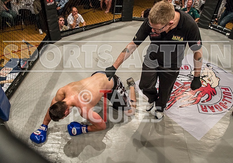 Cage Fighting_2012_Bout 4-39 - BOUT-4