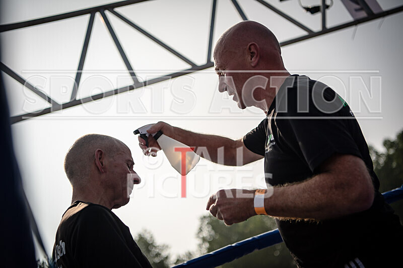 BOUT 2 - Steve -The Stoat- Ozanne v Alan -Dinosaur- Donaldson-28 - BOUT 2 - Steve 'The Stoat' Ozanne v Alan 'Dinosaur' Donaldson