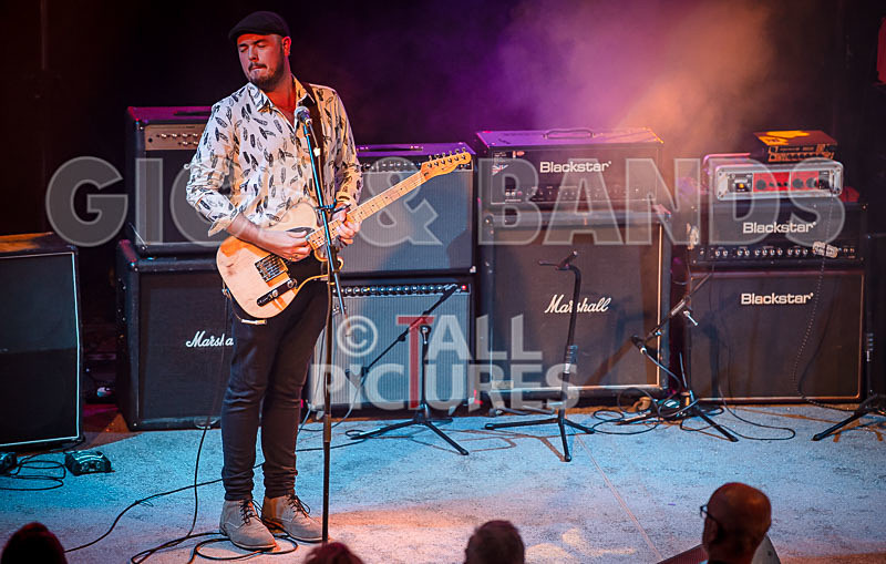 The Robert J Hunter Band-304 - THE ROBERT J HUNTER BAND