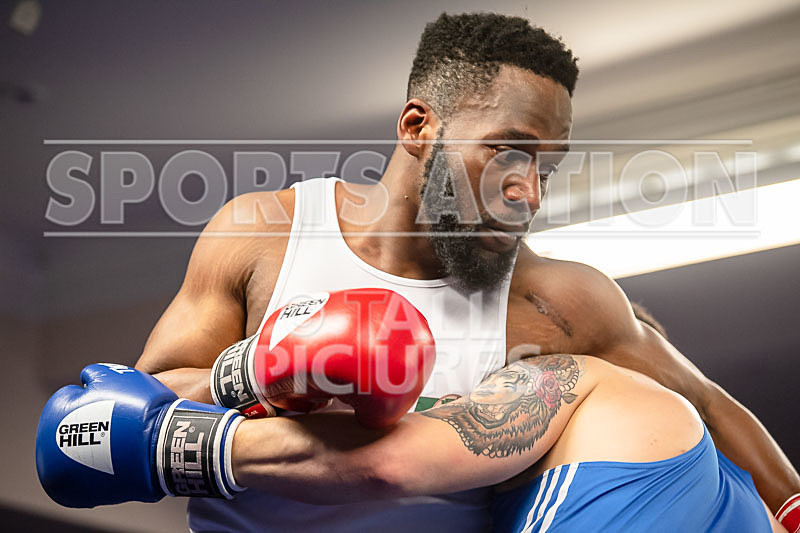 BOUT-7_Oblie Botchway v Mason Small-11 - BOUT-7_Oblie Botchway v Mason Small