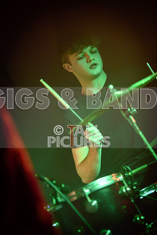 Motionless-13 - MOTIONLESS