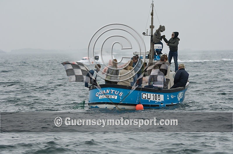 GU105_Spectators - POWERBOAT RACING 2006