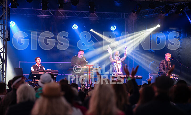 Fade2Grey-419 - FADE2GREY