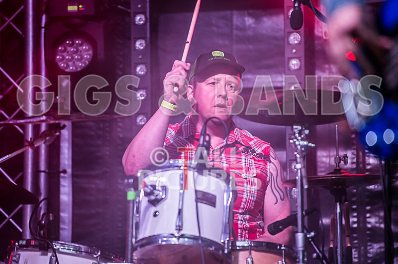 J-C The Looney Tunes Band-14 - J-C & THE LOONEY TUNES BAND