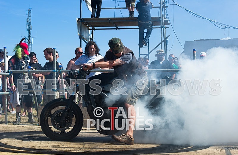 Greenman Burnout-5 - GREENMAN BURNOUTS 2010