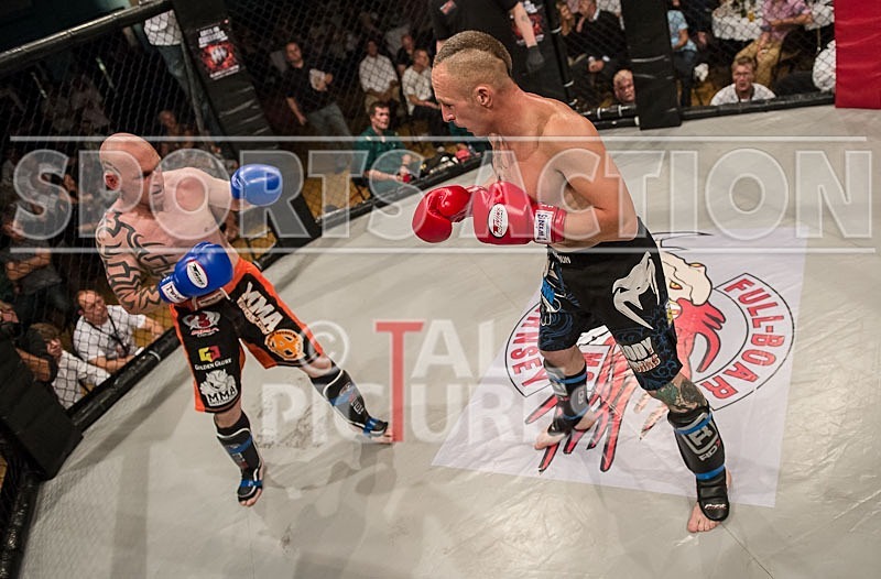 Cage Fighting_2012_Bout 10-32 - BOUT-10