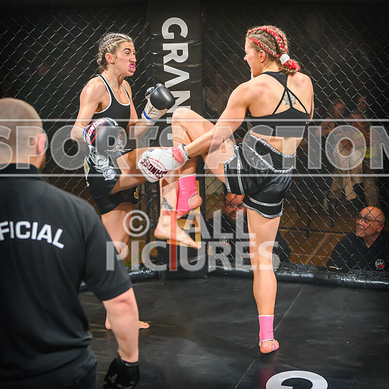 BOUT- 9 - Laura Douglas v Georgia Blumsom-34 - BOUT 9 - Laura Douglas v Georgia Blumsom