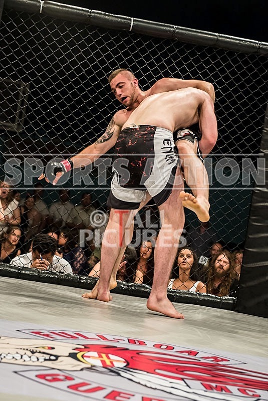 Cage Fighting_2012_Bout 11-51 - BOUT-11