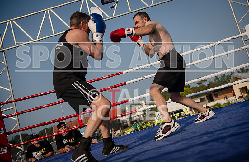 BOUT 8 - Roland -the Doc- Archer v -Dangerous- Trevor Morris-18 - BOUT 8 - Roland 'the Doc' Archer v 'Dangerous' Trevor Morris